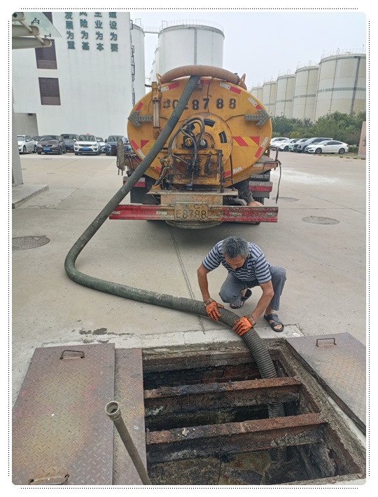 石龙镇隔油池清掏