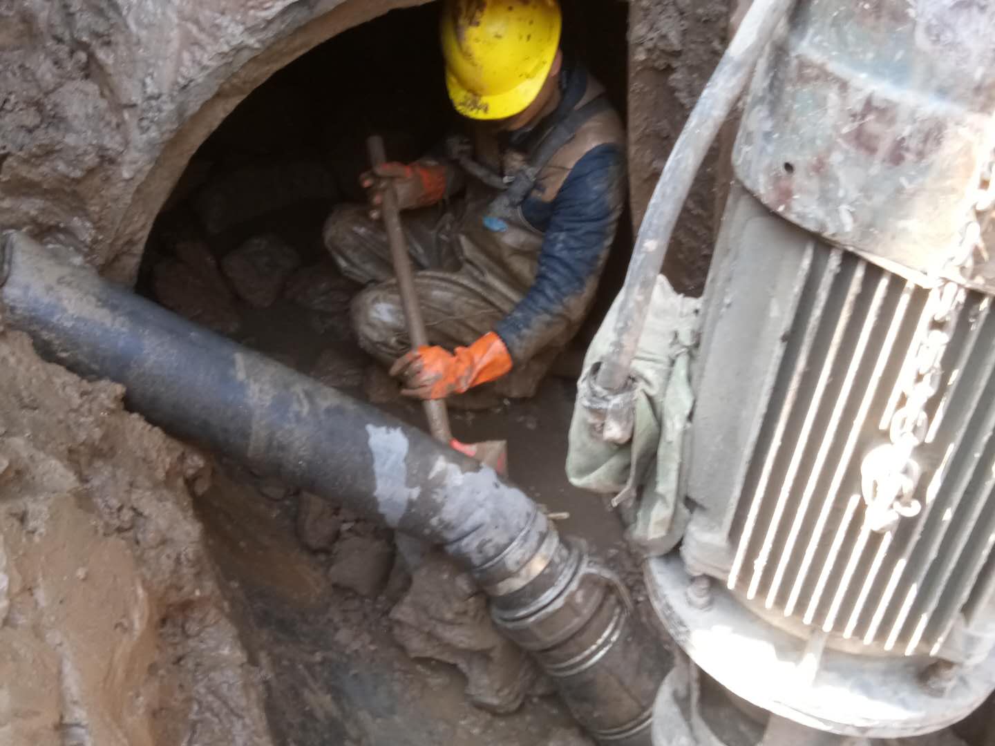 石龙镇管道清淤