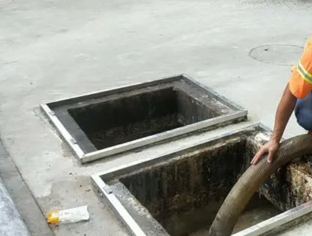 石龙镇化粪池清理